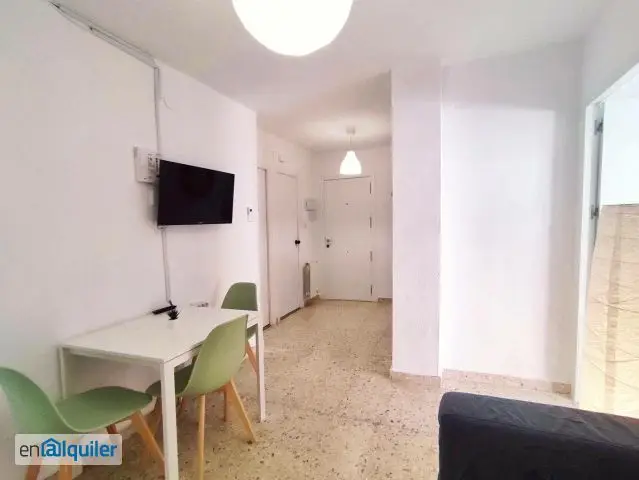Piso estudiantes Granada 4 habitaciones 1 baño