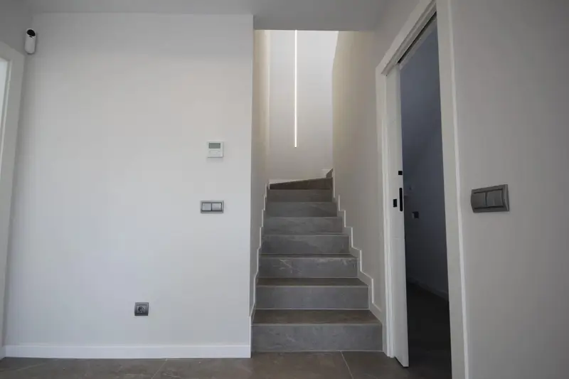 Adosado en Venta en Cabañal Valencia: Casa con Terraza Reformada