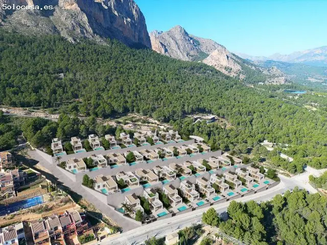 Chalets de Lujo con Vistas al Mar en Polop de la Marina