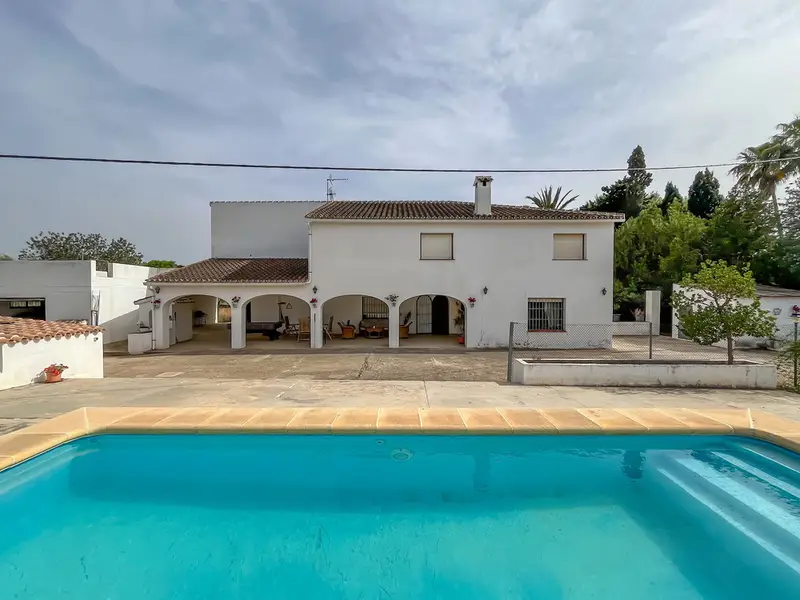 Villa de Lujo 7 Dormitorios Piscina Privada Cerca de Denia