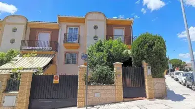 Casa pareada en venta en Calle de la Magnolia