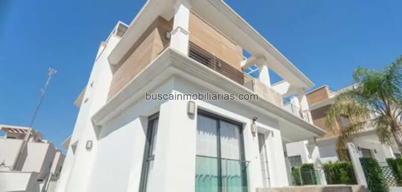 Villa de Lujo en Quesada con Vistas al Lago 4 Dormitorios 4 Baños