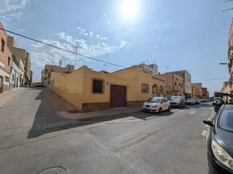 Chalet 6 Dormitorios Almeria Cerca Torrecardenas