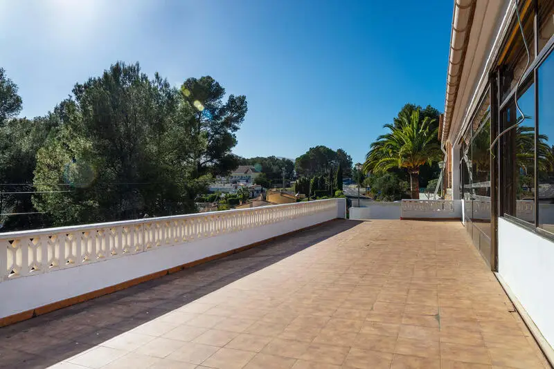 Local Comercial en Alcalali con muchas posibilidades