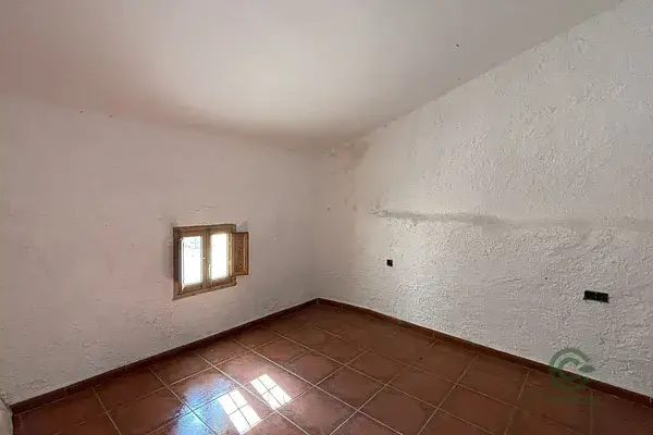 Cortijo con 3 Dormitorios y 2 Baños en Hermoso Valle