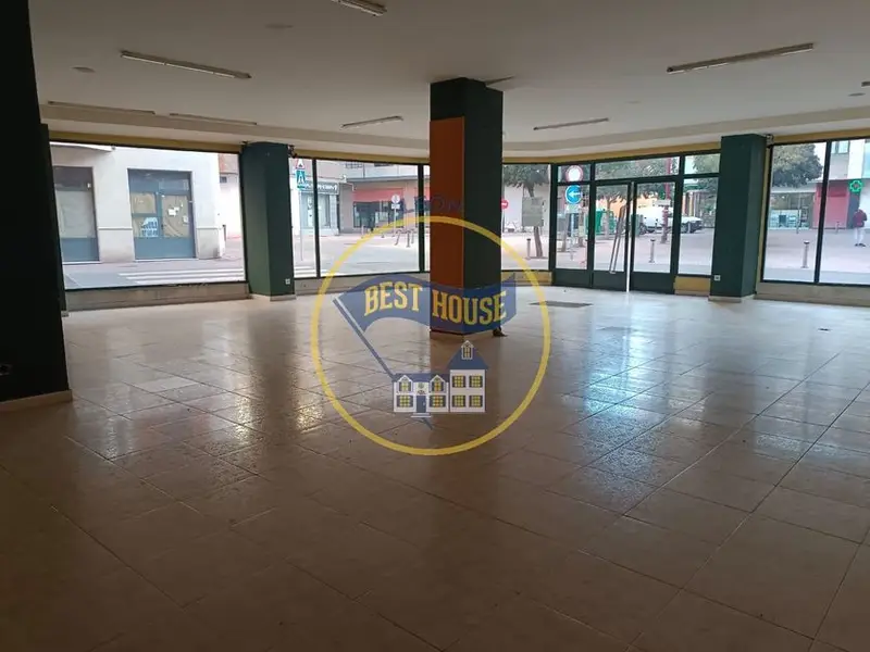 alquiler Local Comercial en Distrito 6, León (710928)- Globaliza