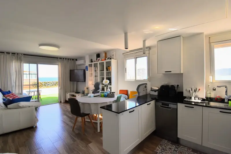 Apartamento 2 Dormitorios Cullera: Ático con Vistas al Mar y Piscina