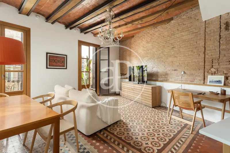 Piso Modernista con Encanto en el Corazón de la Ciudad