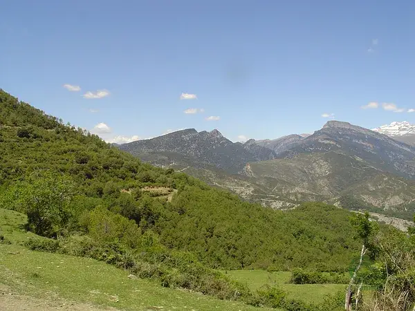 Casa tradicional para rehabilitar en Huesca con vistas al Pirineo