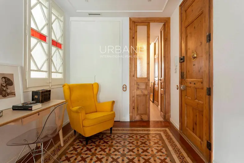 Apartamento Modernista Reformado en el Eixample Barcelona