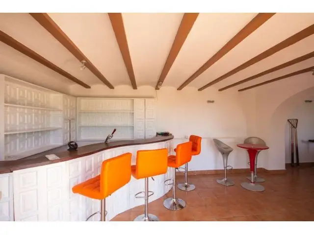Chalet en Venta en Mijas Costa con Piscina y Apartamento