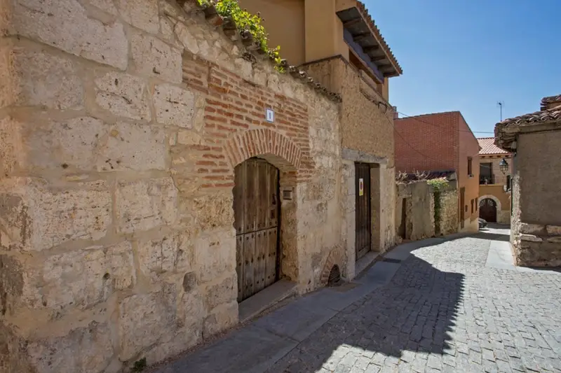 Venta Casa con Patio en Centro Simancas