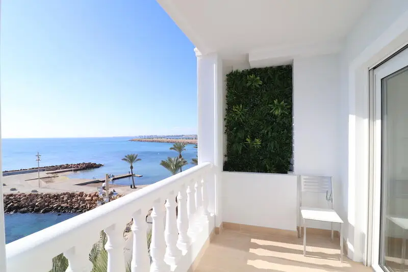 Apartamento en venta Torrevieja 3 dormitorios primera linea de playa