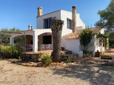 Casa de Campo Rustica cerca del Mar en lAmpolla