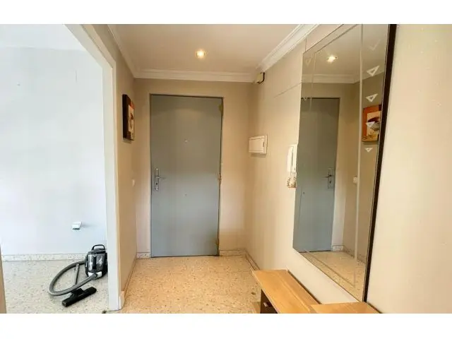 Amplio Piso 4 Dormitorios 2 Ba
os Patio Puertas del Sur