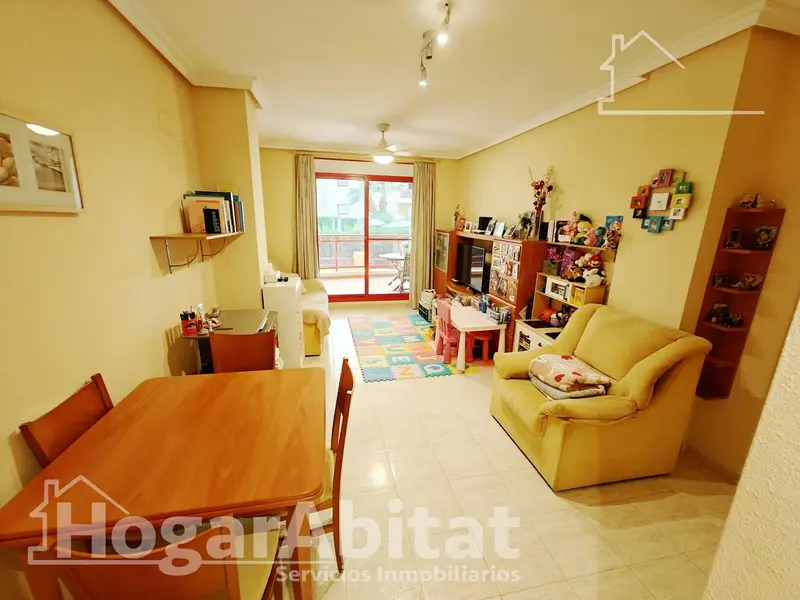 Piso en Villajoyosa con Piscina y Terraza Primera Linea de Playa