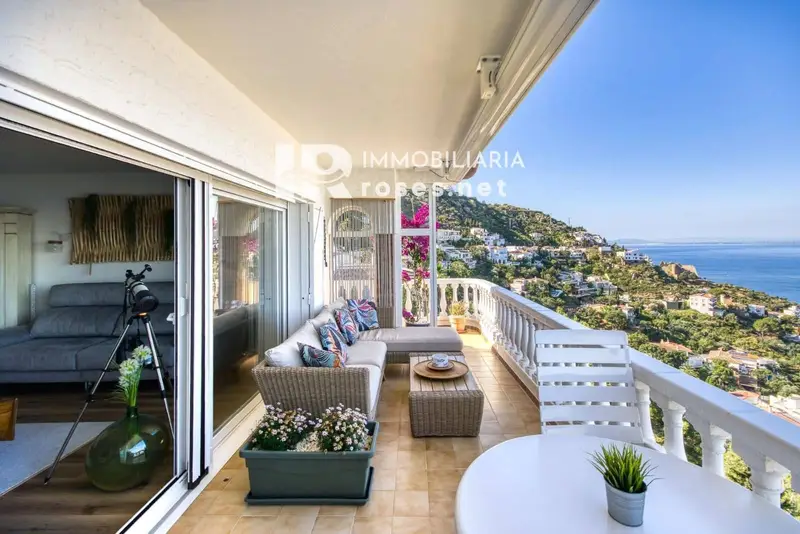 Apartamento en venta en Roses con vistas al mar y garaje