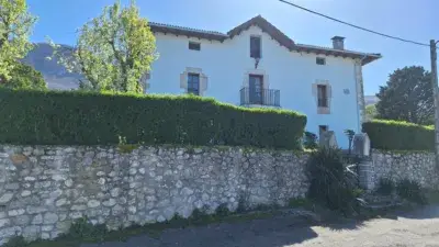 Chalet en Sope	ñano con 6 habitaciones y 3400m2 de parcela