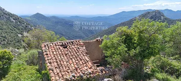 Finca con Dos Masías en Albanya 352 Hectáreas Vistas Panorámicas