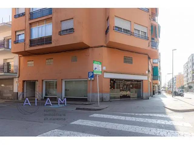 Local Comercial en Poble Nou 233m2 21m Fachada