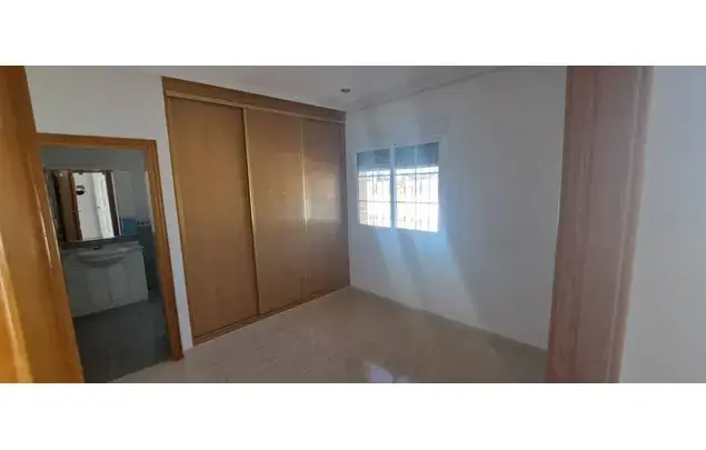 Chalet en Alquiler con Piscina Cerca de Playas y Campos de Golf