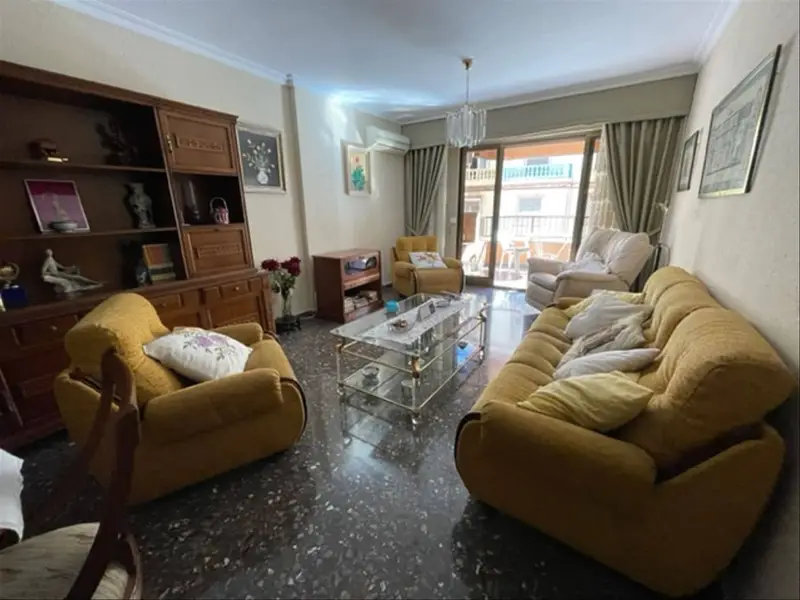 Piso en Alquiler Alicante Centro 4 Dormitorios 2 Baños Plaza Garaje