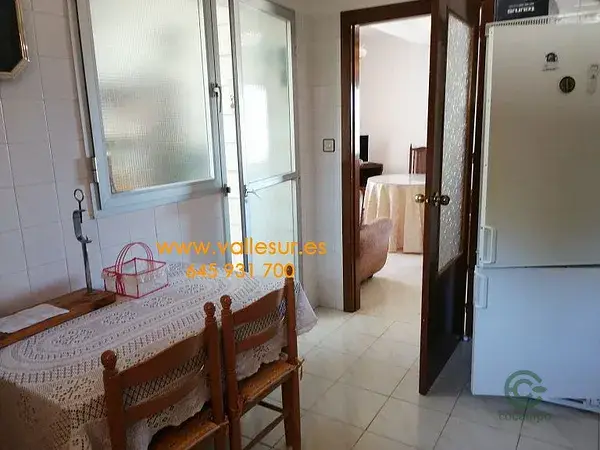 Casa en Pinos del Valle con 4 dormitorios y terraza