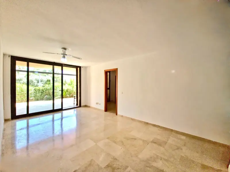 Apartamento en Venta Sa Coma Mallorca: Familiar con Piscina y Plaza de Parking