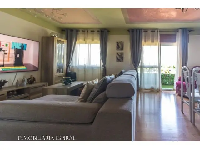 Piso en Poio 121m2 3 habitaciones 2 Patios