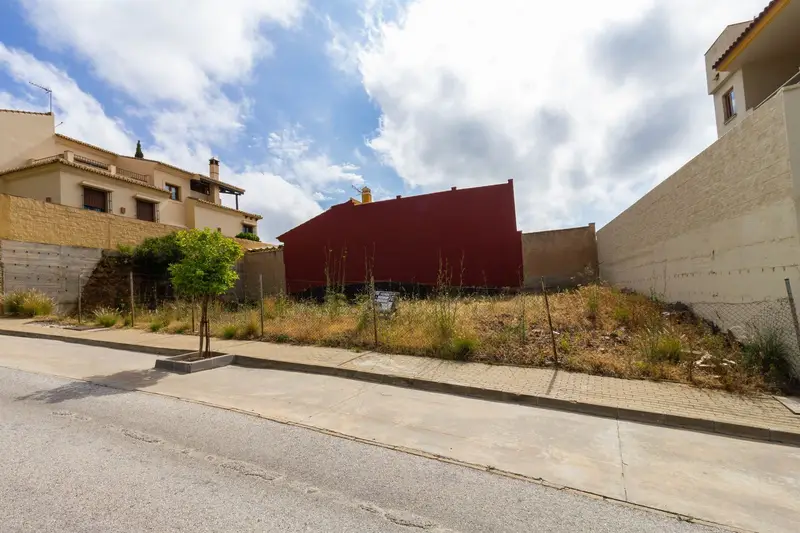 Terreno en Venta Benalmádena Pueblo: Casa Ideal Cerca del Centro