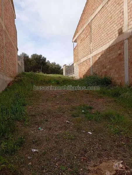 Solar en Venta La Zubia 165m2