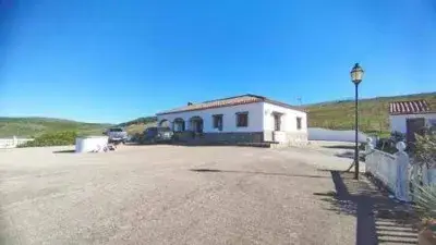 Casa Adosada en Jimena de la Frontera con Establos y Picaderos