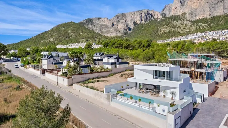 Villa en venta en Polop Alicante