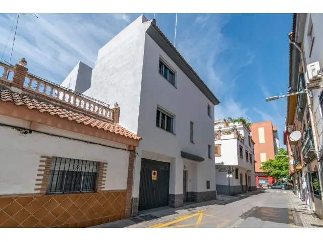 Casa en Venta cerca PTS Granada