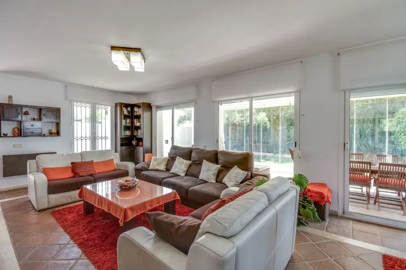 Casa-Villa de 4 Dormitorios en venta La Duquesa, España