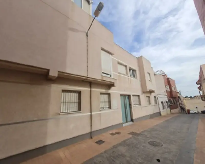 Piso 88m2 4 habitaciones 3 baños Almería