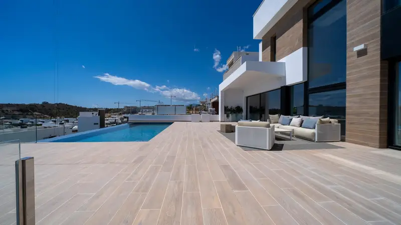 Villa de Lujo en Finestrat con Piscina Infinity y Vistas al Mar