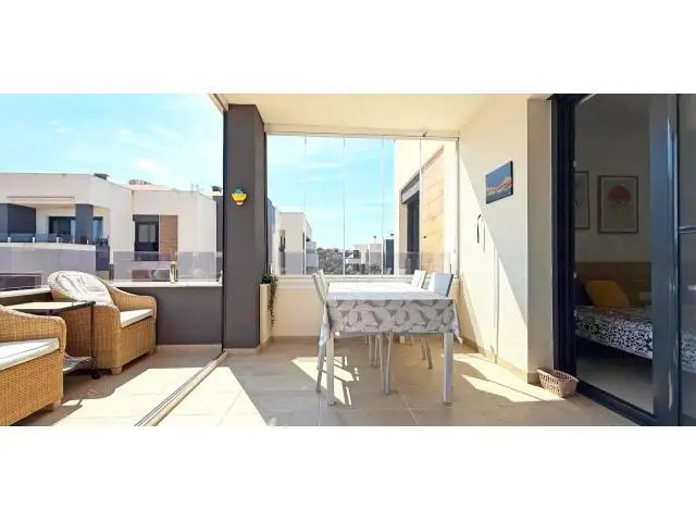 Apartamento en Orihuela Costa con Piscina y Garaje