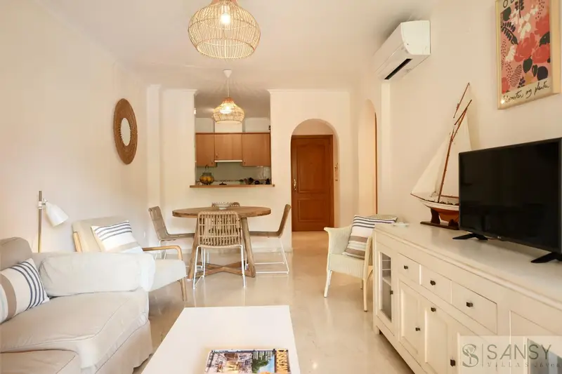 Apartamento en Jávea con Piscina y Terraza Cerca de la Playa