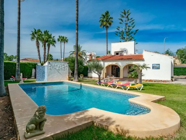 Chalet MI Sueño Denia 5 Dormitorios Piscina Jardin Barbacoa