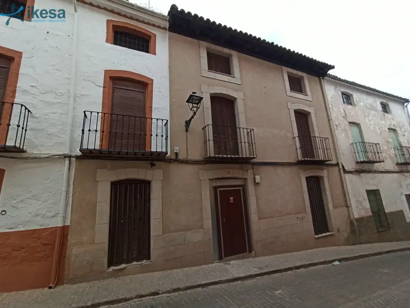 Venta Casa de 6 habitaciones en Castellar - Ref: BRRE-00113