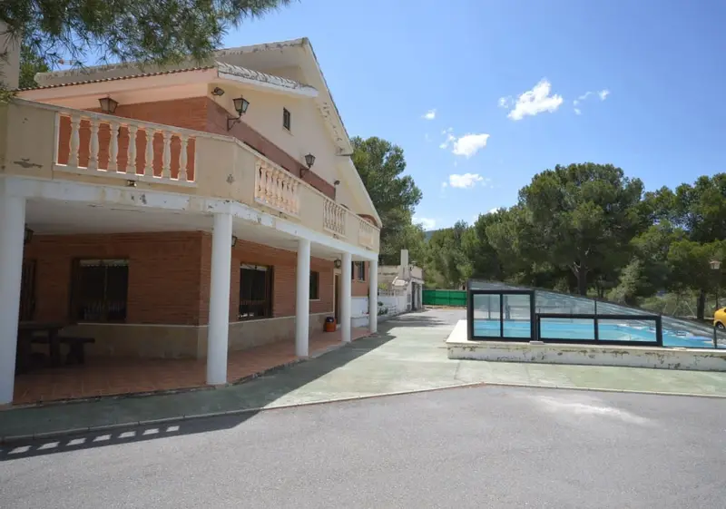 Chalet en alquiler en Castalla, Alicante