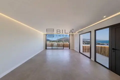 Atico en Nueva Andalucia 2 Dormitorios 2 Baños 131m2 Terraza