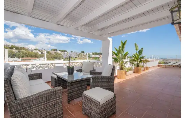 Ático de Lujo en Nueva Andalucía 4 Dormitorios Terraza Piscina