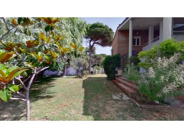 Casa Independiente en Gavà con Parcela Privada