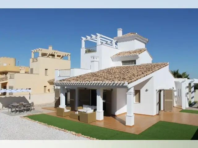 Casa de 3 Dormitorios en La Manga del Mar Menor