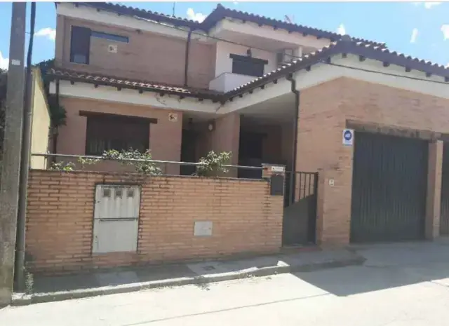 Casa Adosada 4 Dormitorios Navalcán Toledo