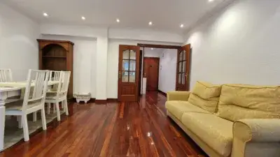 Piso en alquiler en Calle de Liébana