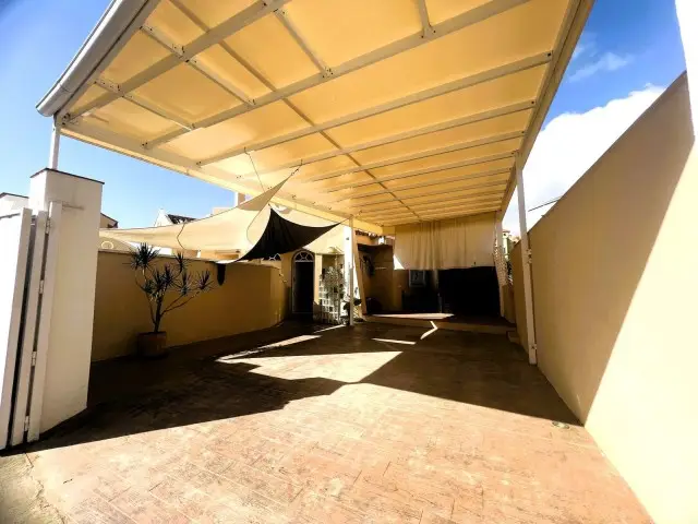 Casa-Villa de 4 Dormitorios en venta Costa del Sol, España