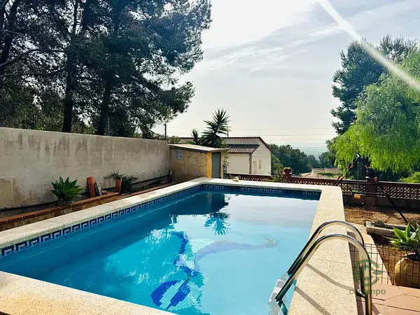 Casa en Venta en La Bisbal del Penedes con Jardin y Piscina